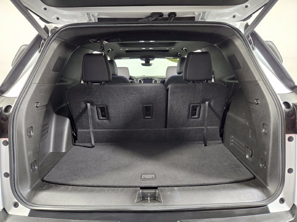Certified 2023 Chevrolet Traverse LT w/ LT Premium Package AWD/4WD image 14