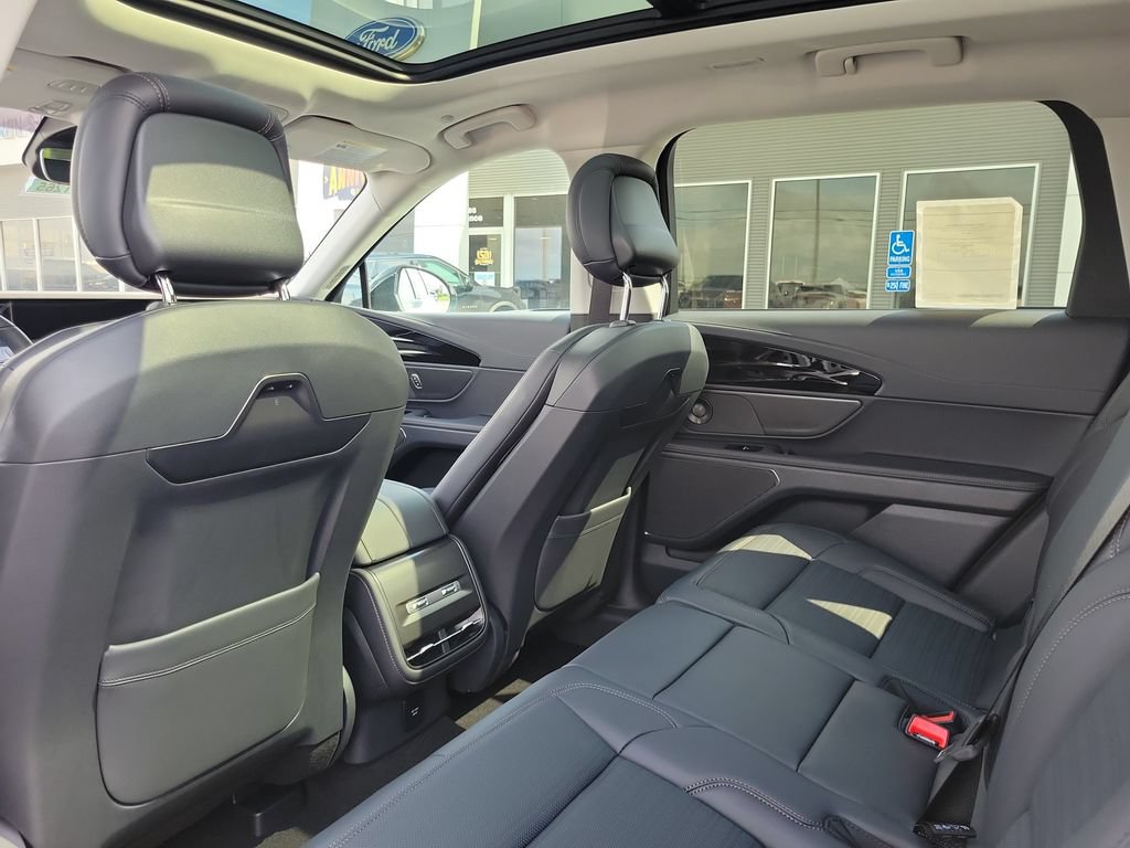New 2026 Lincoln Nautilus Reserve w/ Jet Appearance Package AWD/4WD image 16