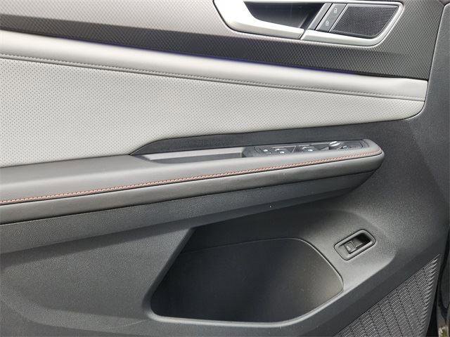 Certified 2025 Volkswagen Atlas Peak Edition SE image 12