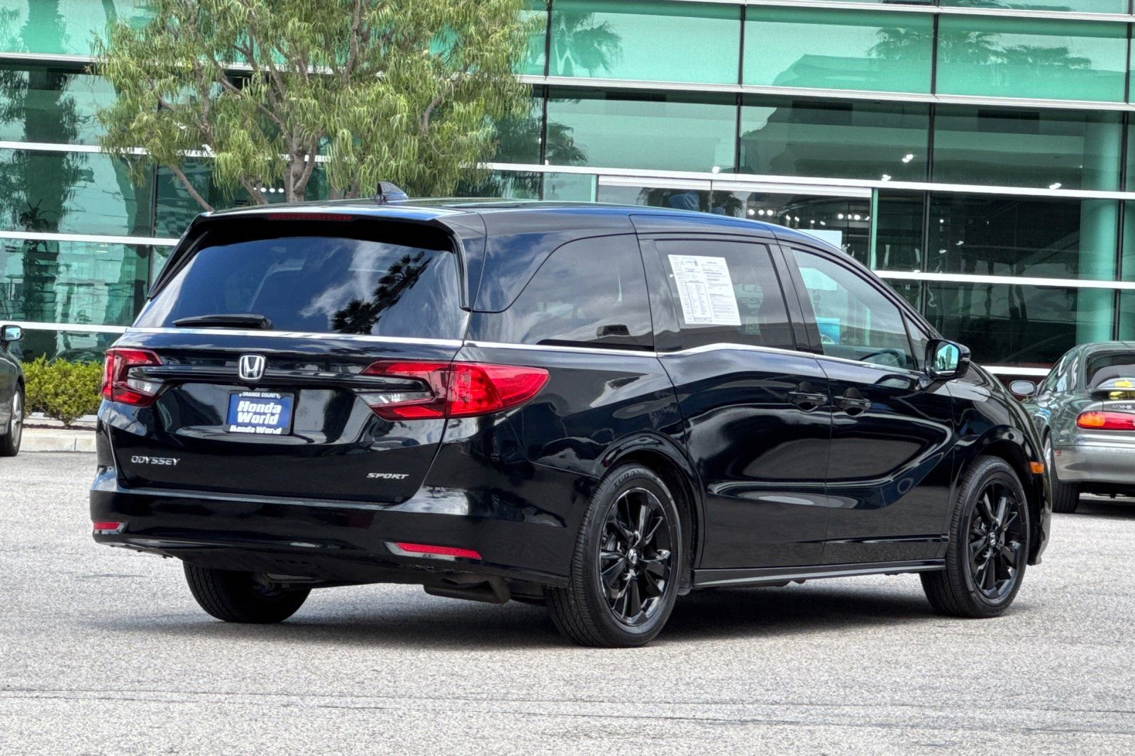 Used 2023 Honda Odyssey Sport image 4
