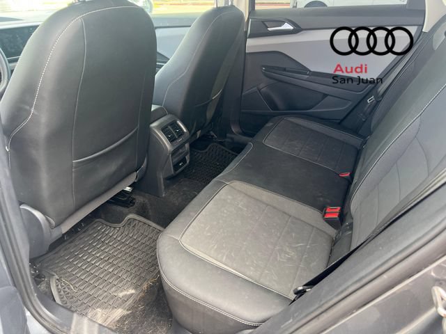 Used 2023 Volkswagen Taos SE FWD image 5