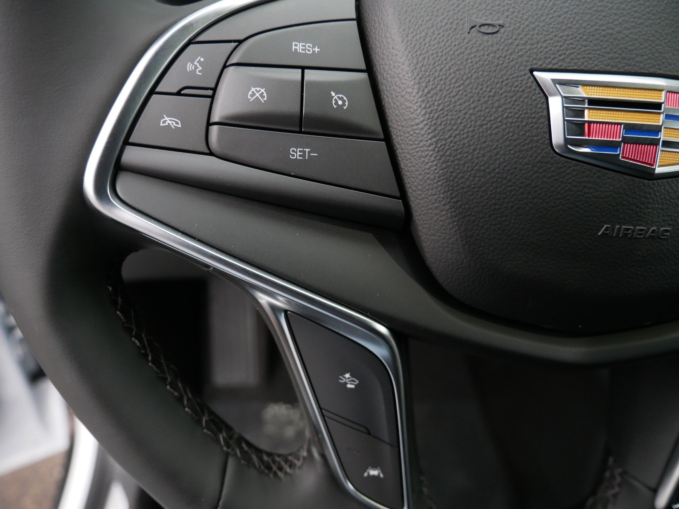 New 2026 Cadillac XT5 Luxury image 25