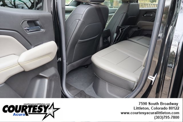 Used 2025 Chevrolet Colorado ZR2 w/ Technology Package AWD/4WD image 27
