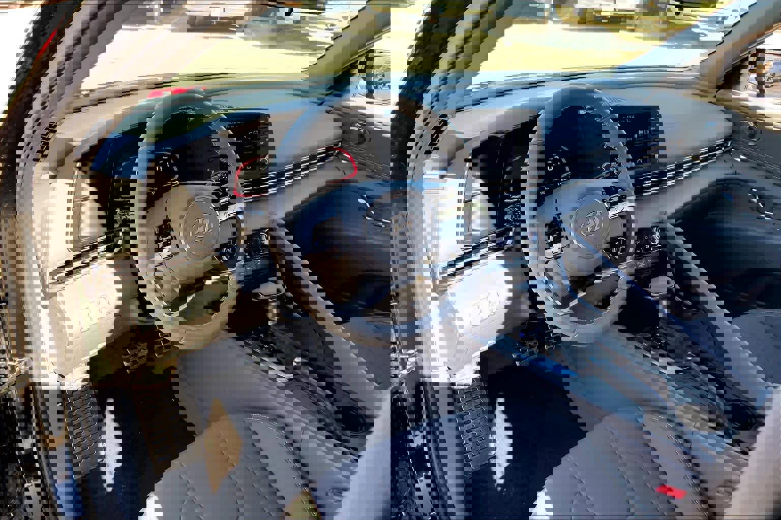 Used 2025 Hyundai Elantra Sport image 18