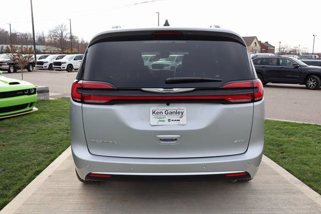 New 2026 Chrysler Pacifica Pinnacle AWD/4WD image 36