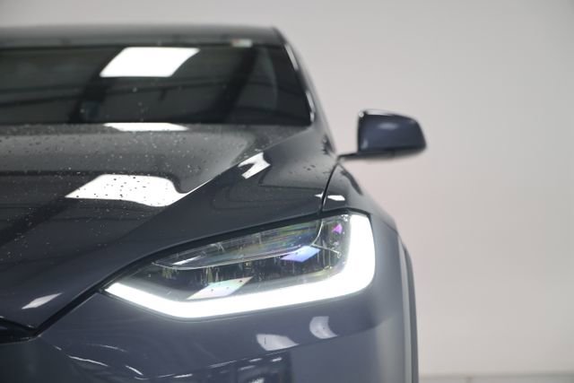 Used 2022 Tesla Model X AWD/4WD image 3