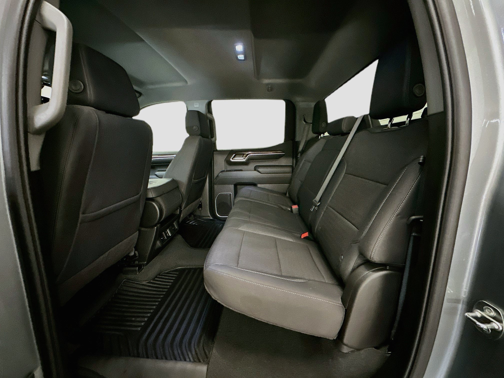 Used 2024 Chevrolet Silverado 1500 LT AWD/4WD image 29