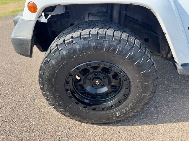 Used 2015 Jeep Wrangler Unlimited Sahara w/ Max Tow Package AWD/4WD image 8
