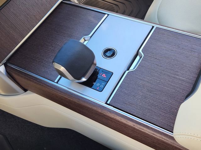 New 2026 Land Rover Range Rover Long Wheelbase SE AWD/4WD image 15