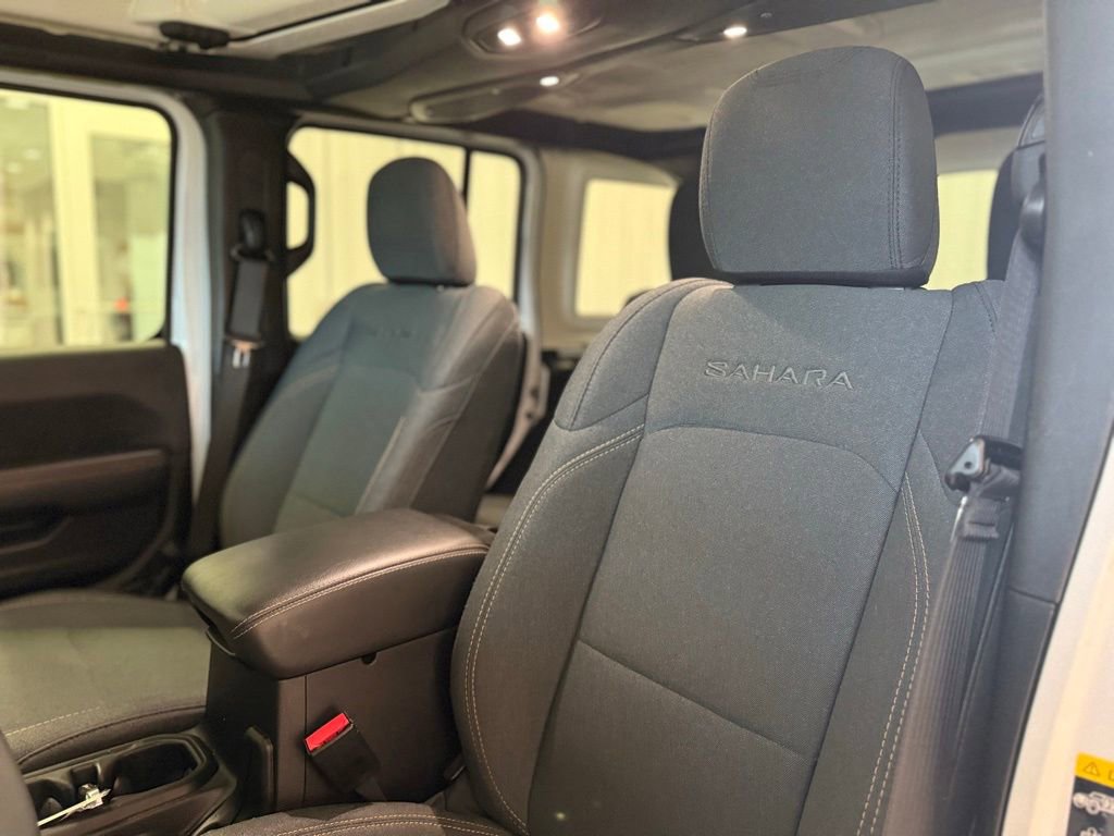 Used 2024 Jeep Wrangler Sahara w/ Dual Top Group image 34