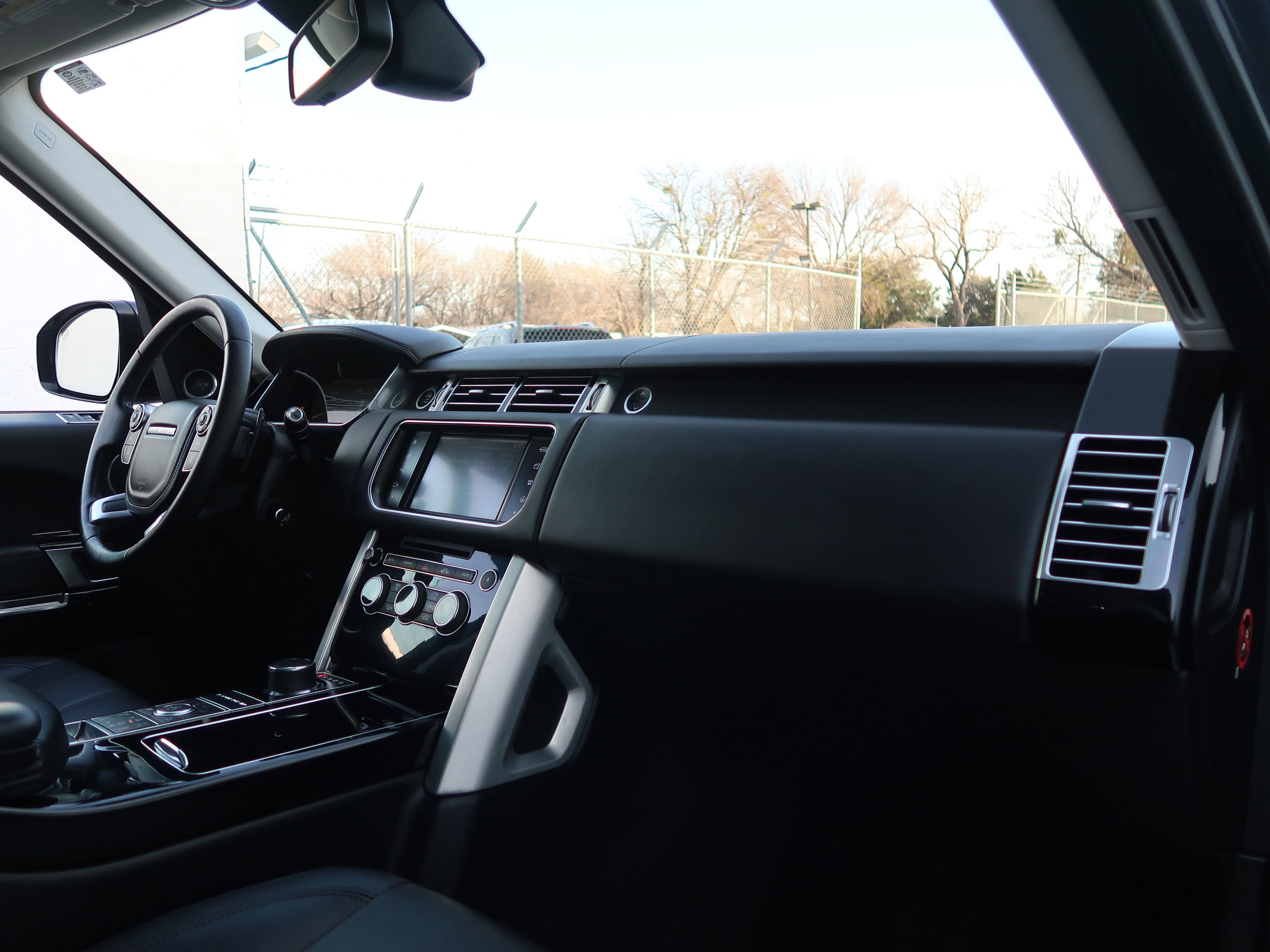 Used 2016 Land Rover Range Rover HSE image 38