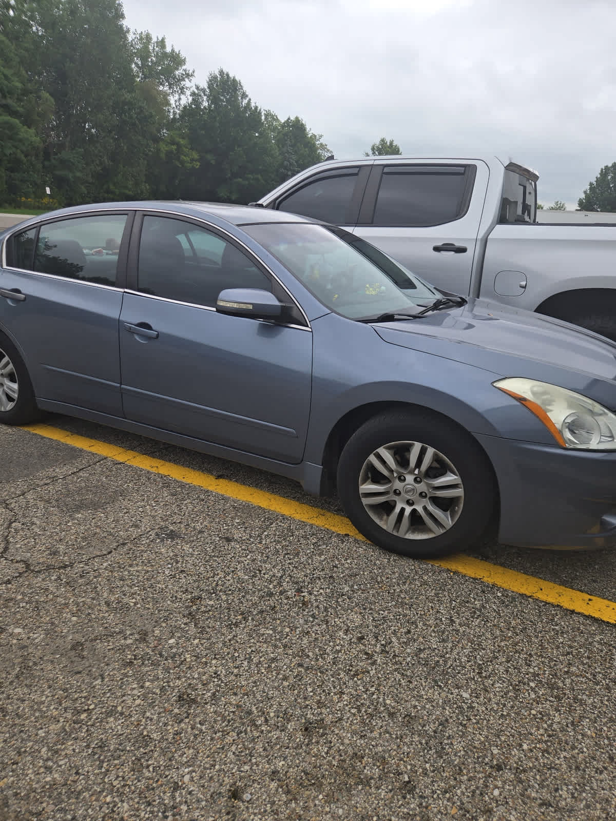 Used 2011 Nissan Altima 2.5 SL w/ 2.5SL Pkg FWD image 2