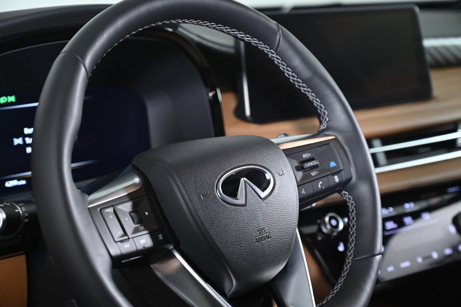 Used 2026 INFINITI QX60 Autograph w/ Dark Cargo Package image 12