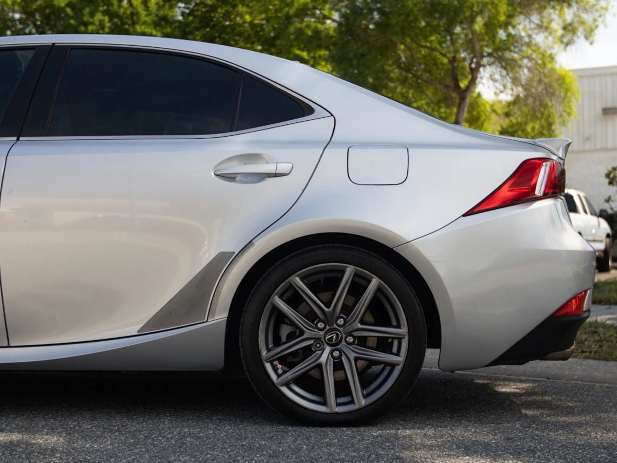 Used 2016 Lexus IS 200t w/ F Sport Package RWD image 19