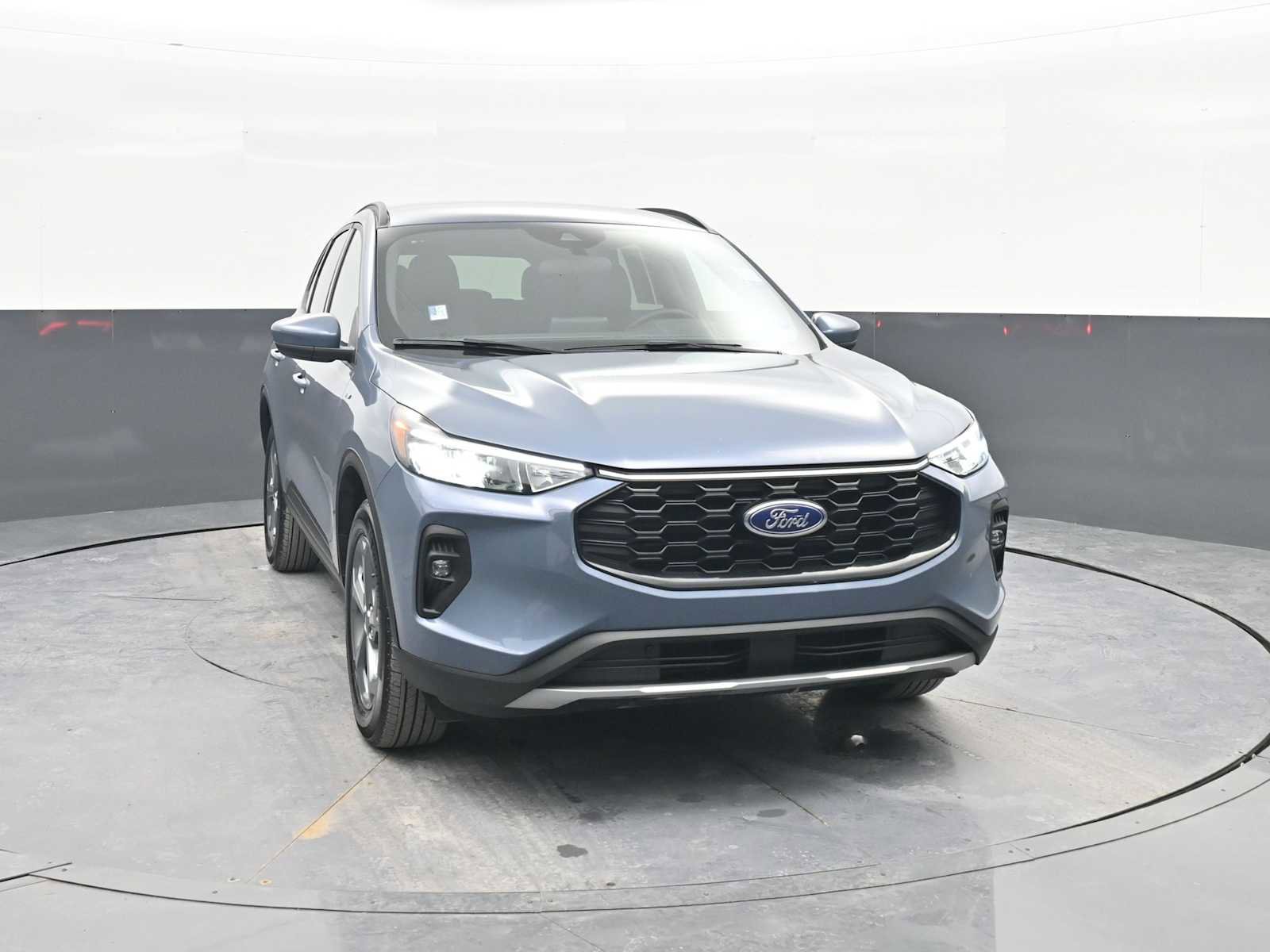 Used 2025 Ford Escape ST-Line Select image 2