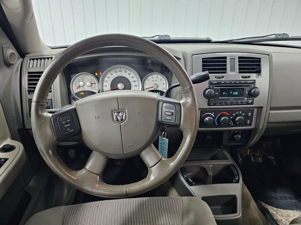 Used 2007 Dodge Dakota SLT w/ Popular Equipment Group AWD/4WD image 14