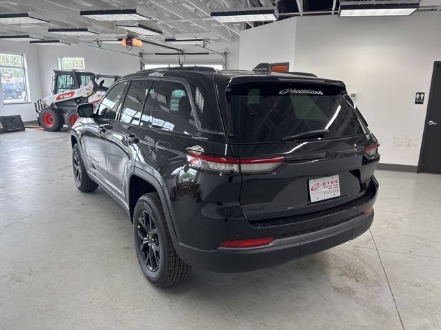 New 2026 Jeep Grand Cherokee Altitude AWD/4WD image 5