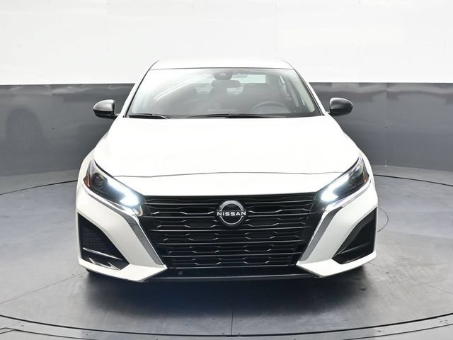 Used 2025 Nissan Altima 2.5 SV FWD image 10