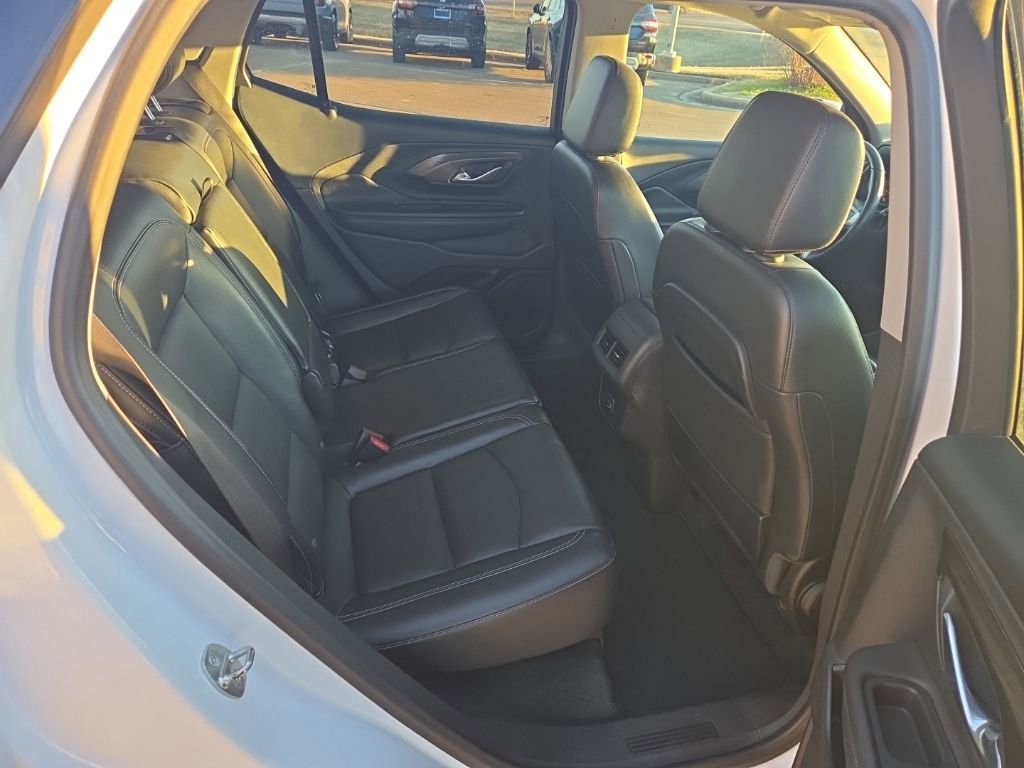 Used 2023 GMC Terrain SLT image 18