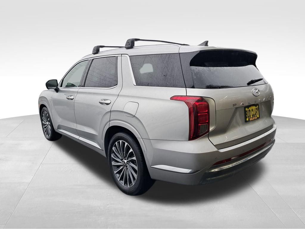 Used 2024 Hyundai Palisade Calligraphy image 3