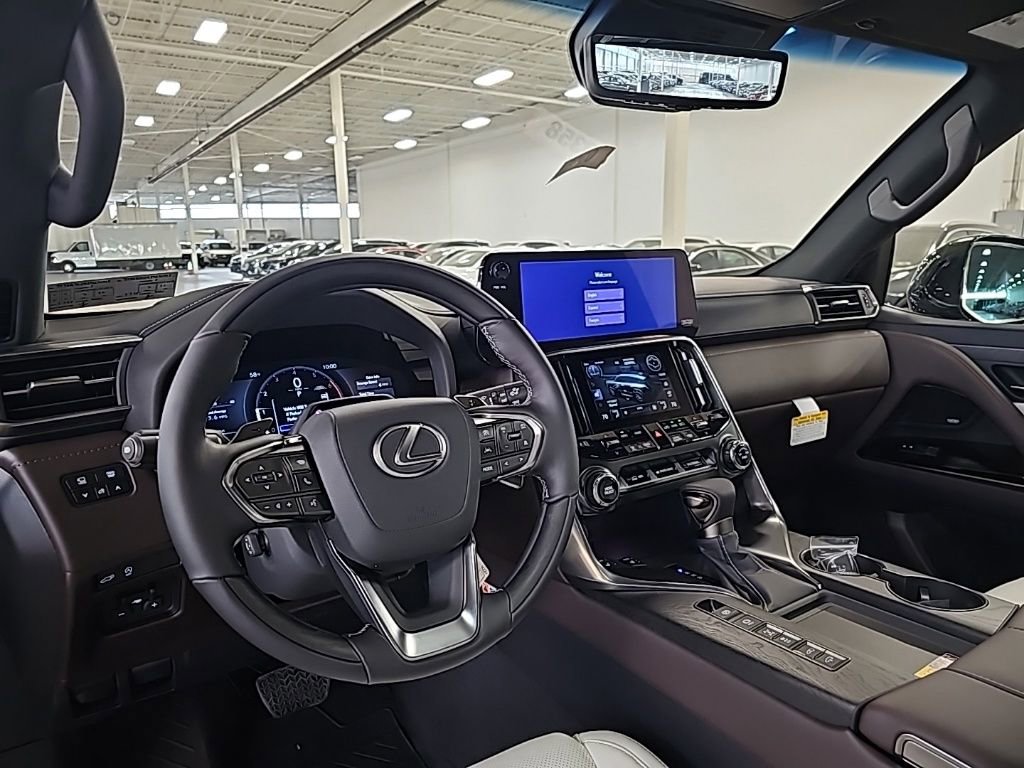New 2025 Lexus LX 600 4WD w/ Luxury Package image 16