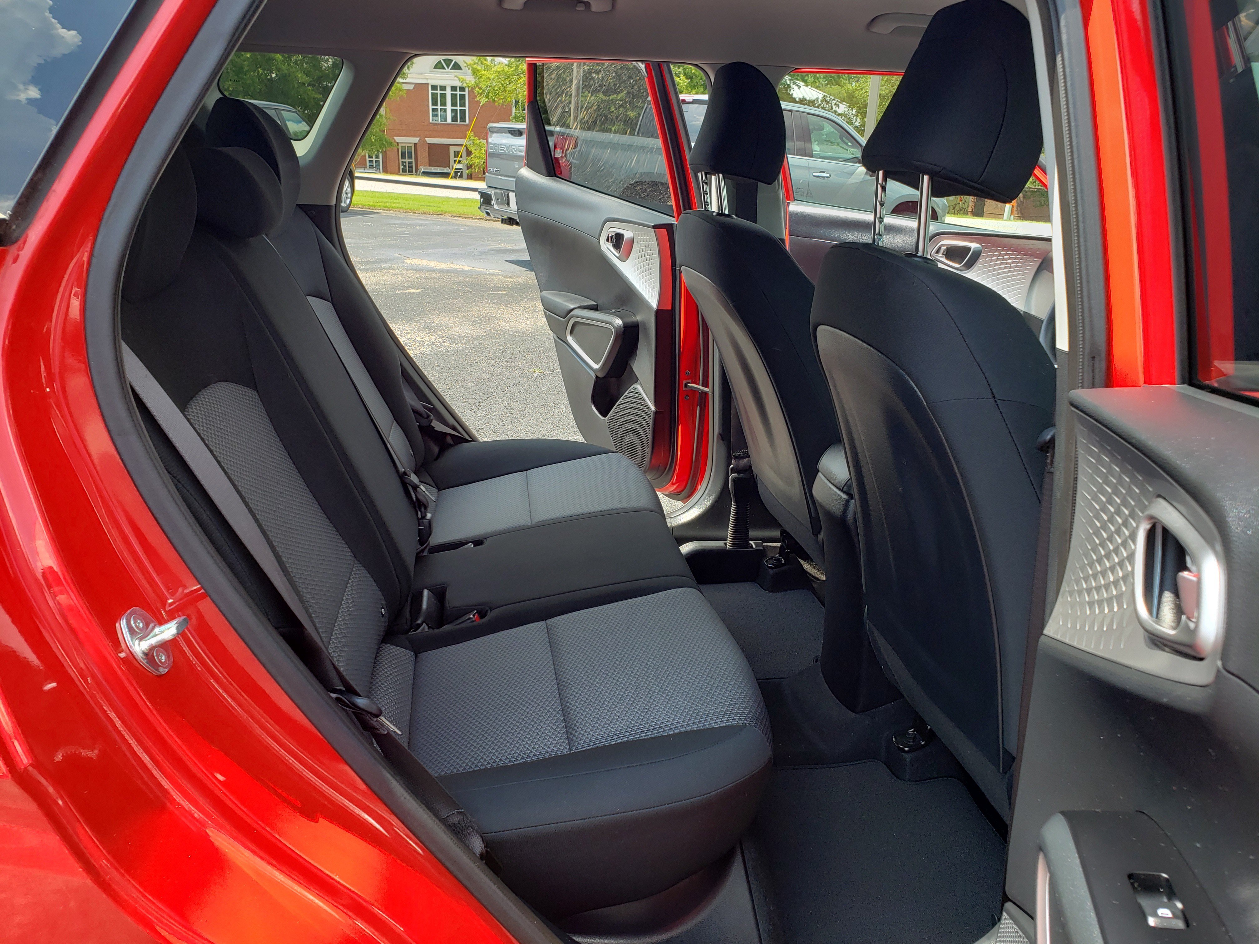 Used 2023 Kia Soul LX FWD image 30