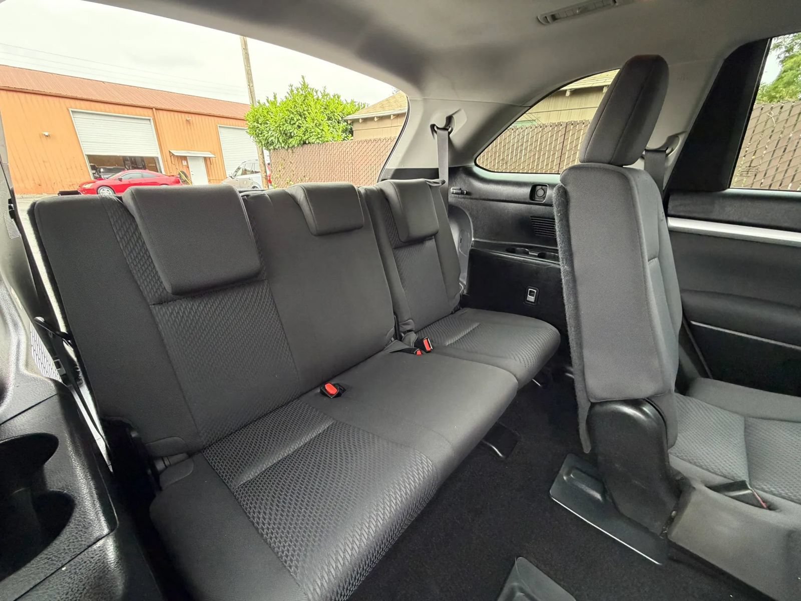 Used 2014 Toyota Highlander LE AWD/4WD image 12