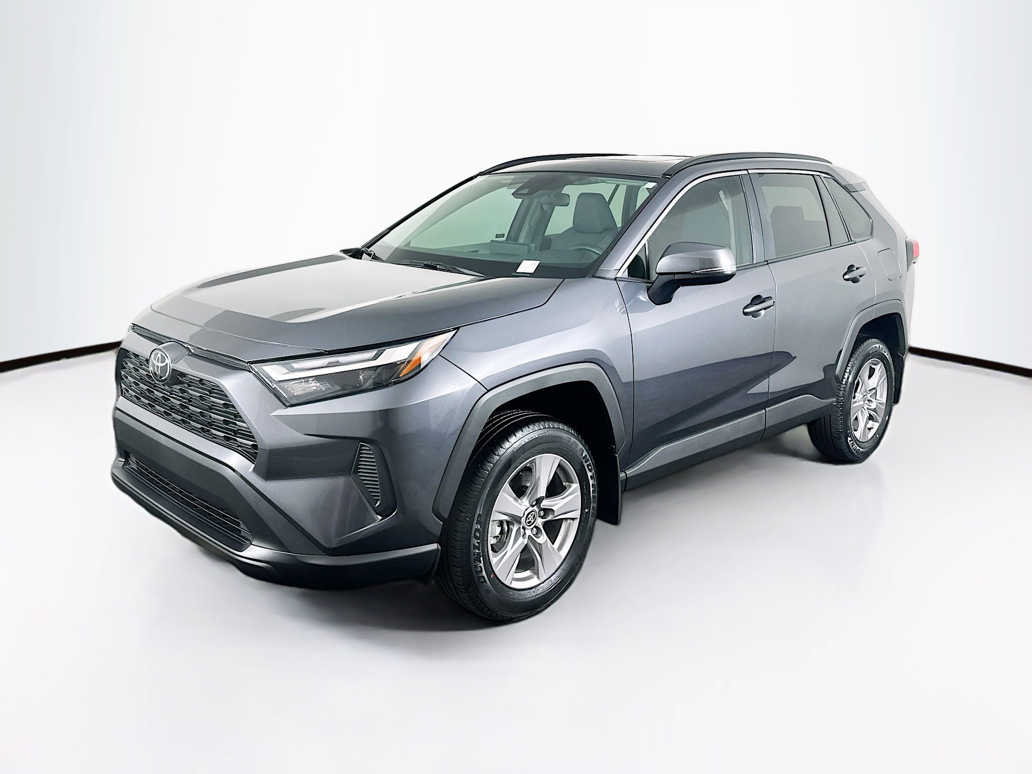 Used 2025 Toyota RAV4 XLE w/ Convenience Package image 3