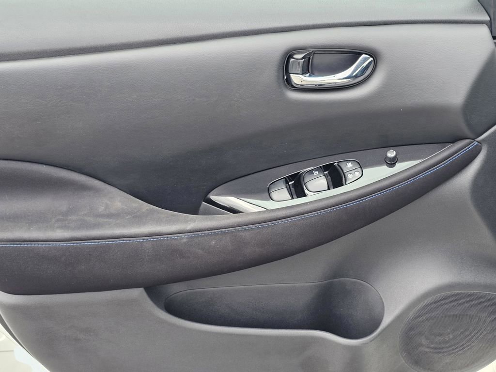 Used 2021 Nissan Leaf SV image 18