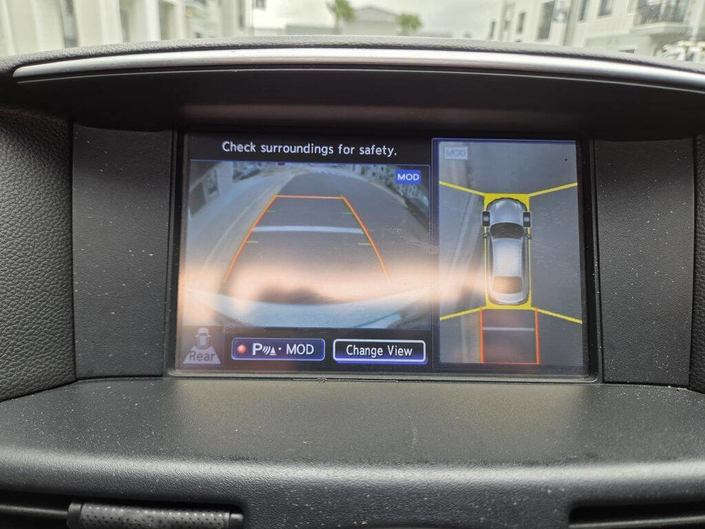 Used 2015 INFINITI Q70 3.7 RWD image 22