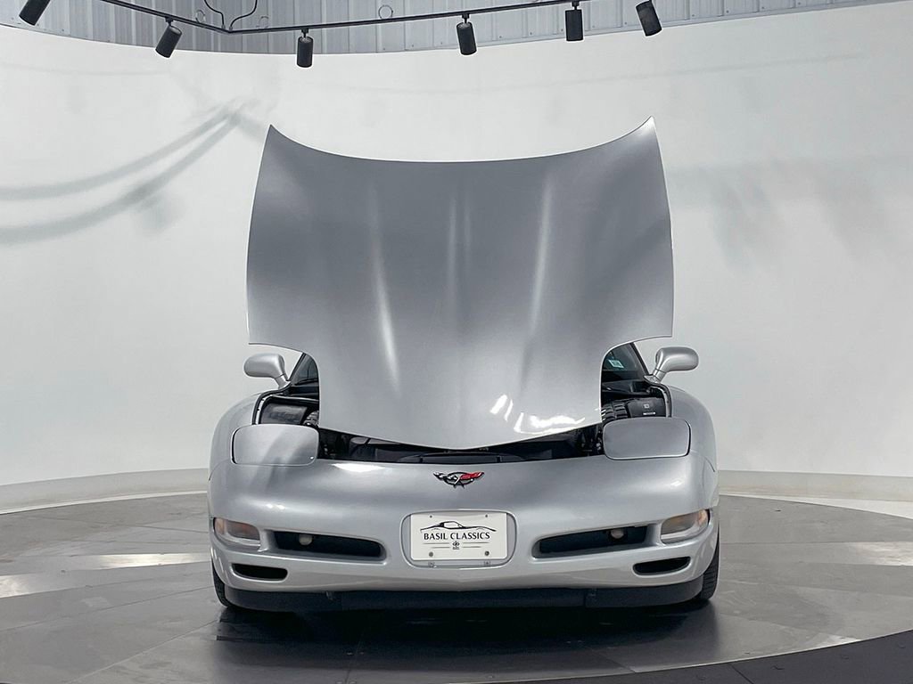 Used 2000 Chevrolet Corvette Convertible w/ Performance Handling Pkg image 26