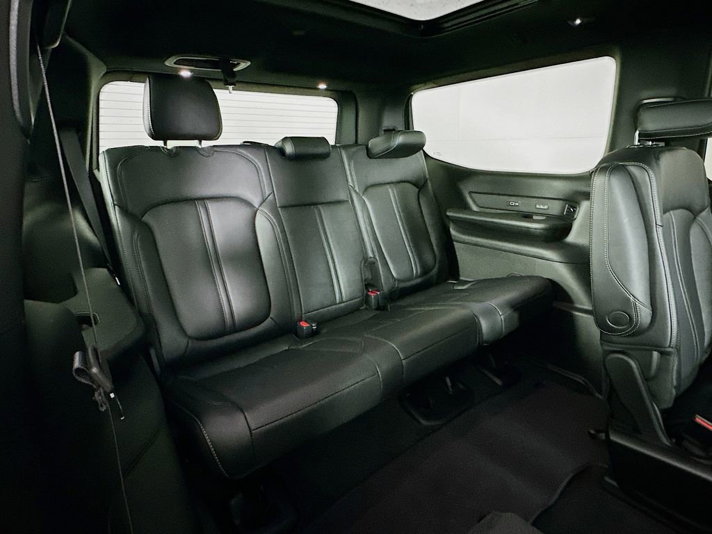 New 2026 Jeep Grand Wagoneer Limited AWD/4WD image 35