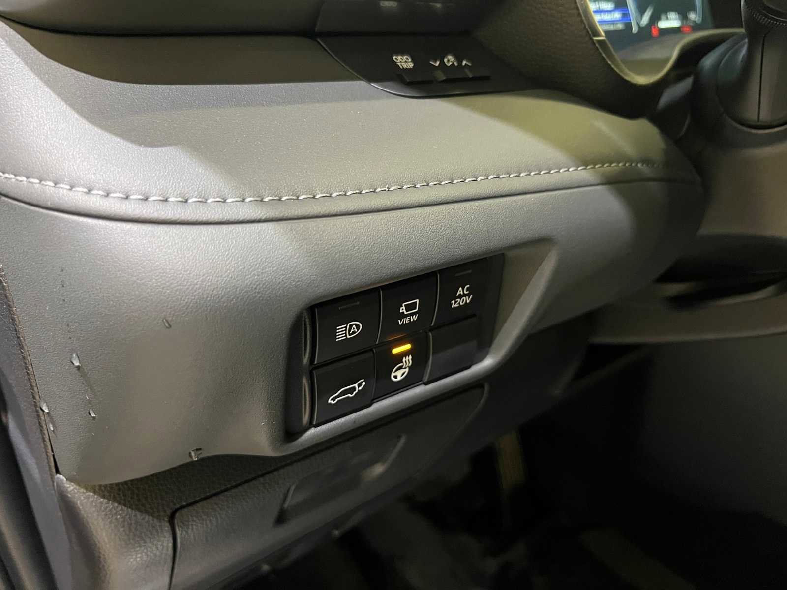 Certified 2025 Toyota Highlander Platinum image 16