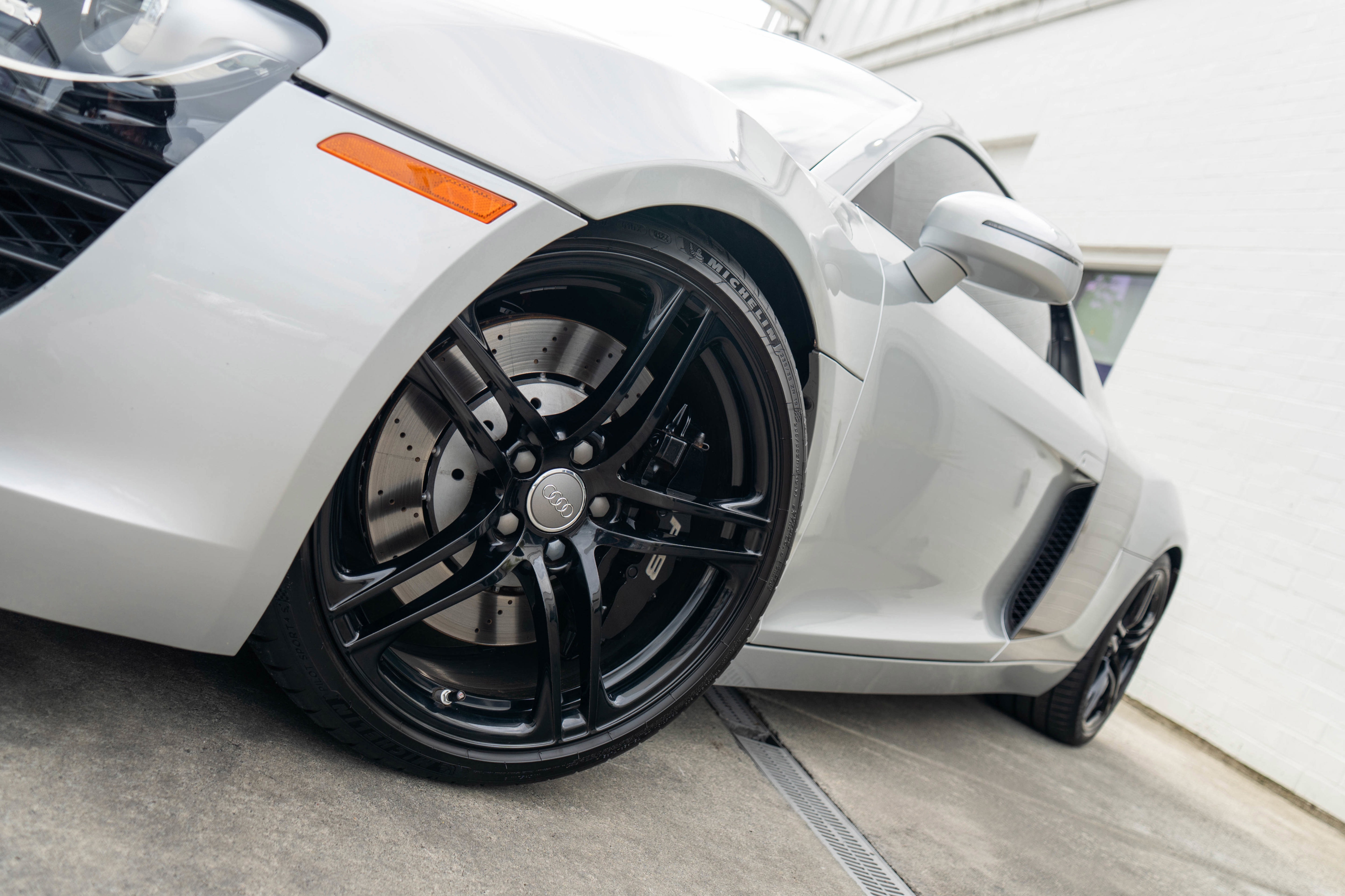 Used 2009 Audi R8 V8 image 4