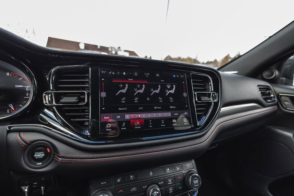 Used 2025 Dodge Durango GT AWD/4WD image 16