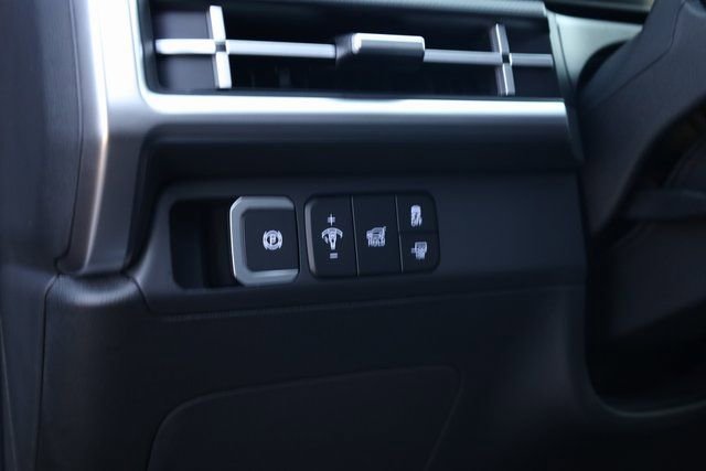 Used 2025 Hyundai Santa Fe XRT image 12