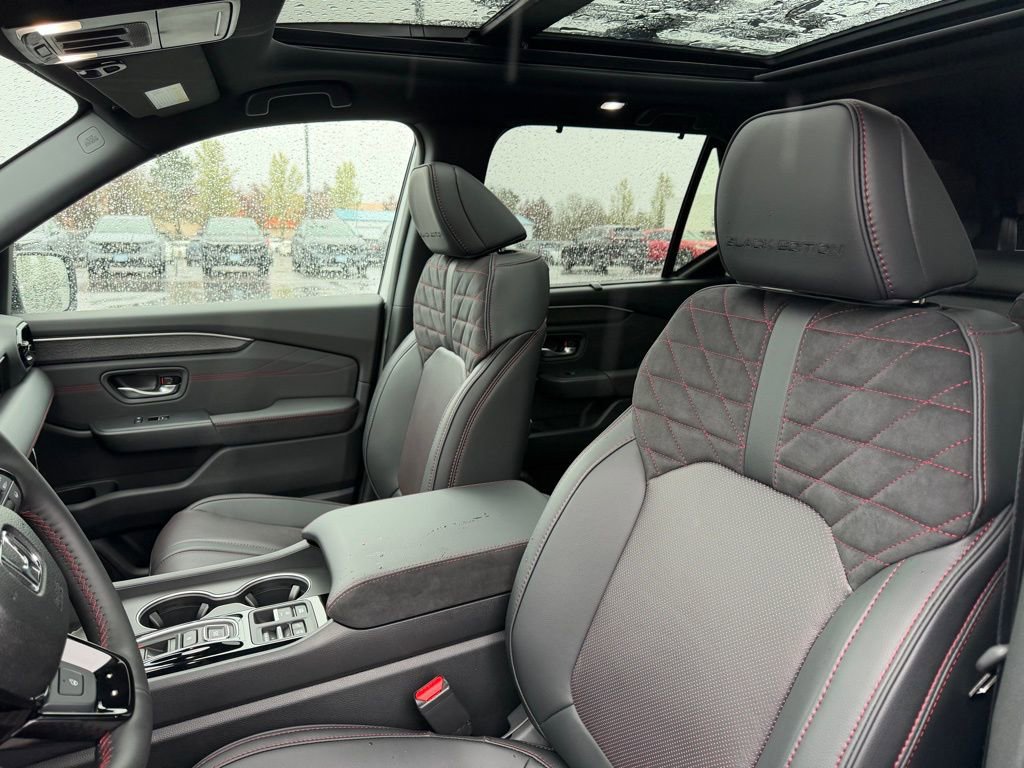 New 2026 Honda Pilot Black Edition image 16
