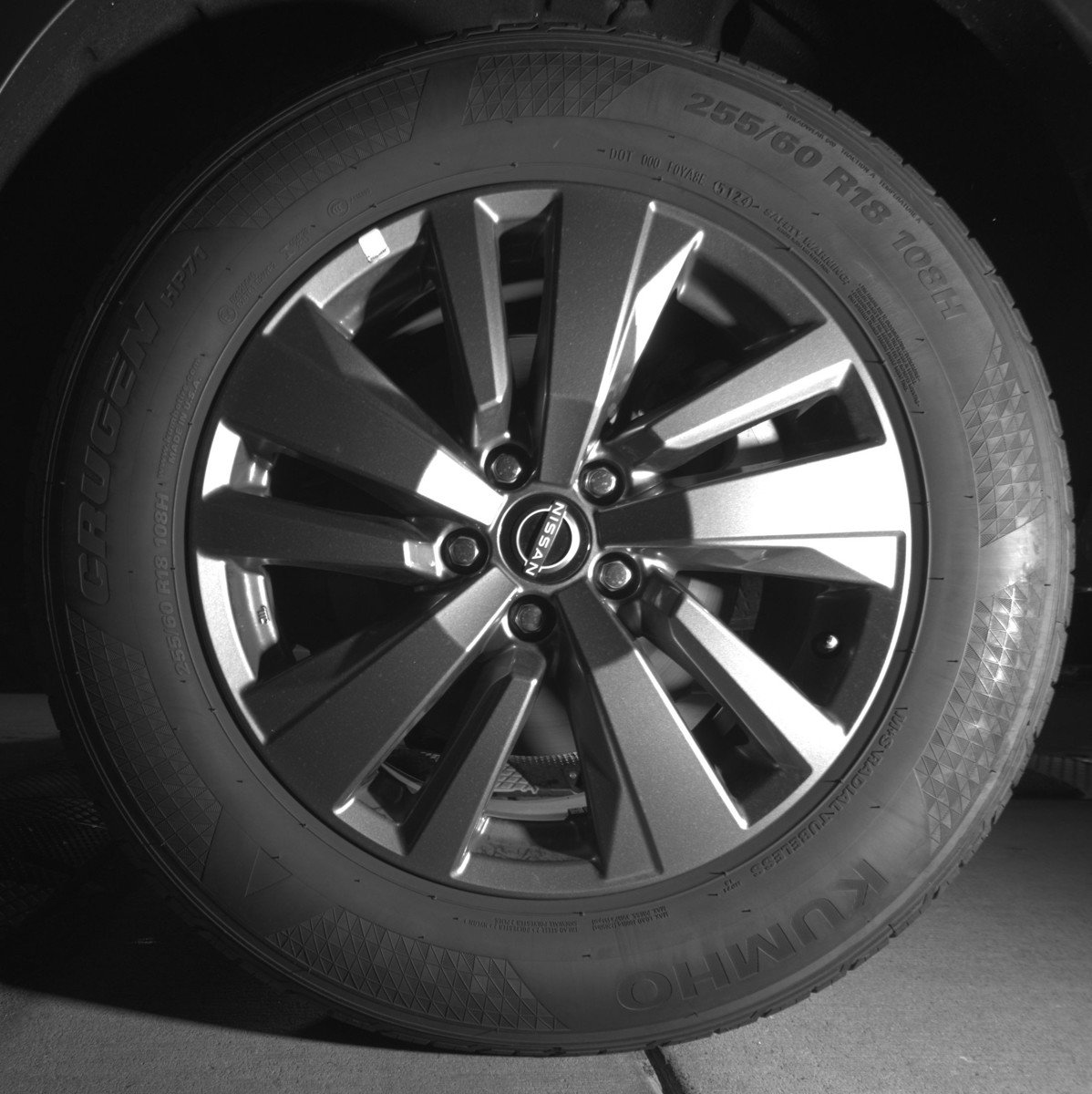Used 2025 Nissan Pathfinder SV image 14