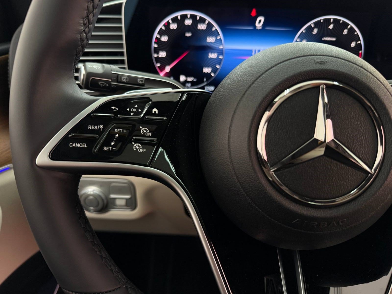 New 2026 Mercedes-Benz GLE 580 4MATIC image 13