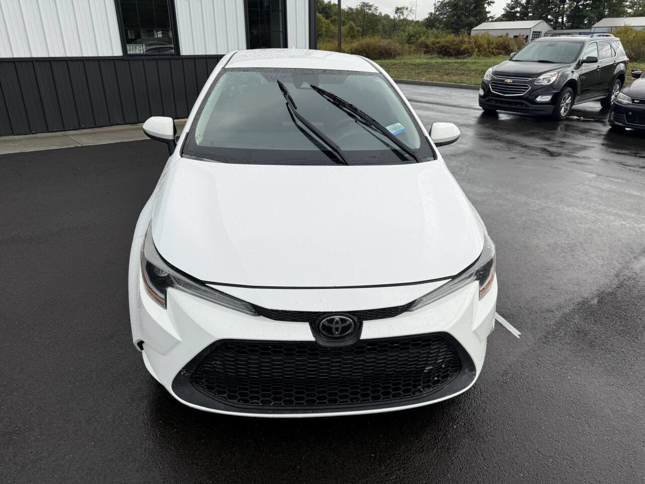 Used 2021 Toyota Corolla LE image 3
