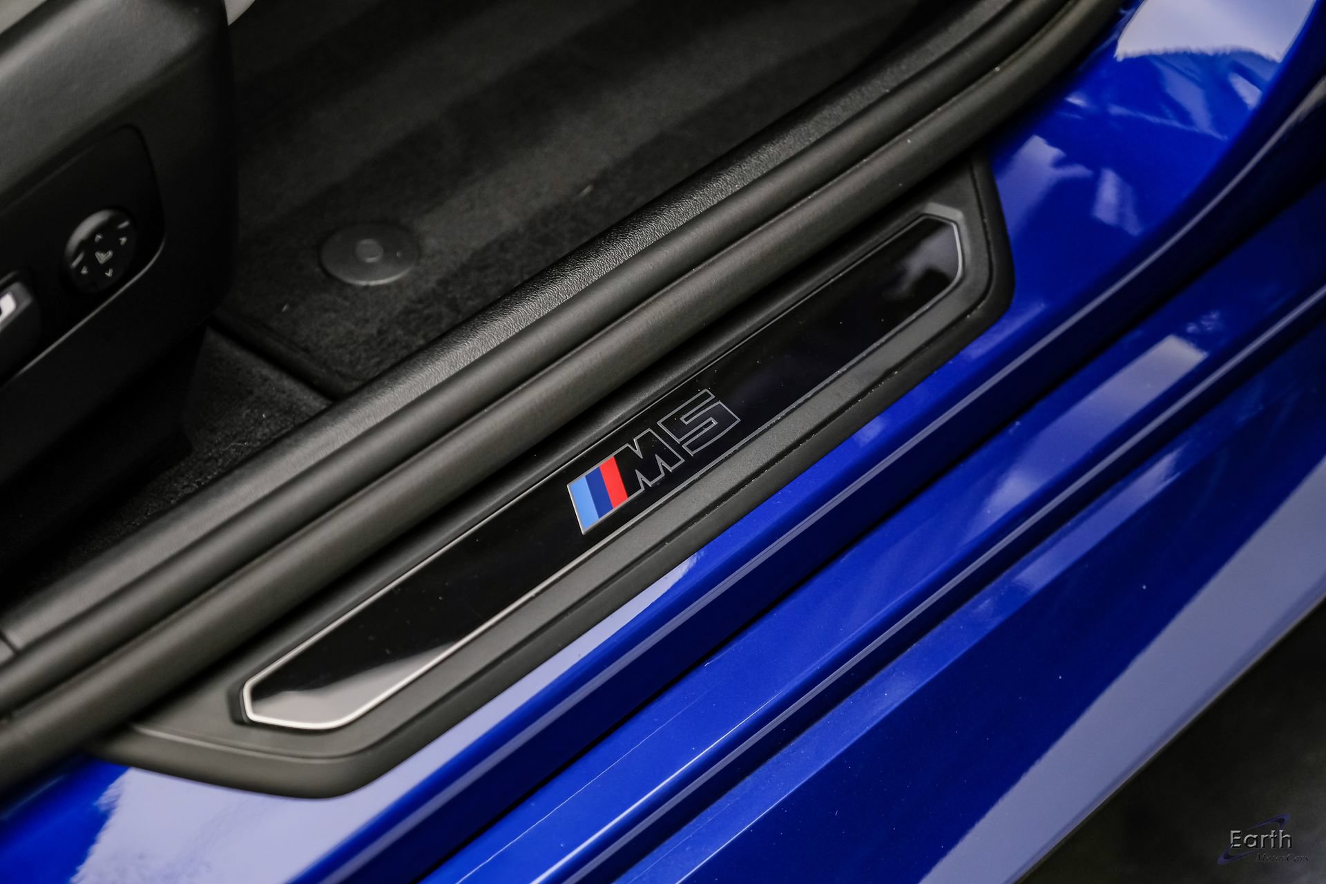 Used 2025 BMW M5 w/ Carbon Package AWD/4WD image 56