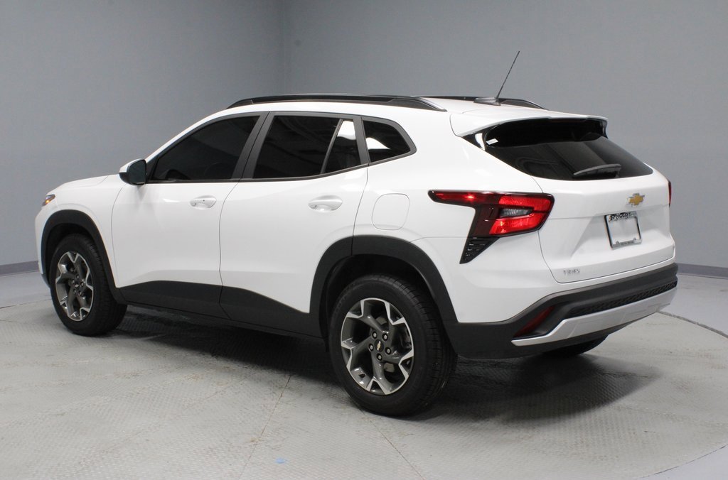 Used 2024 Chevrolet Trax LT w/ Driver Confidence Package image 8