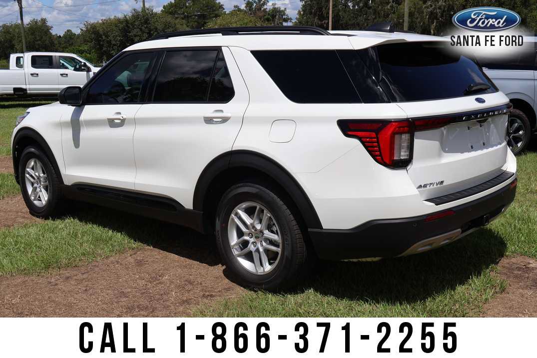 New 2026 Ford Explorer Active w/ Active Comfort Package RWD image 3