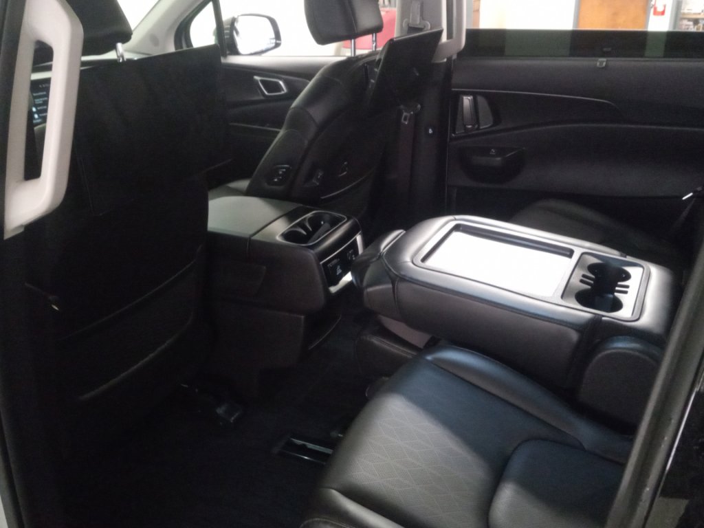 Used 2025 Kia Carnival SX image 15