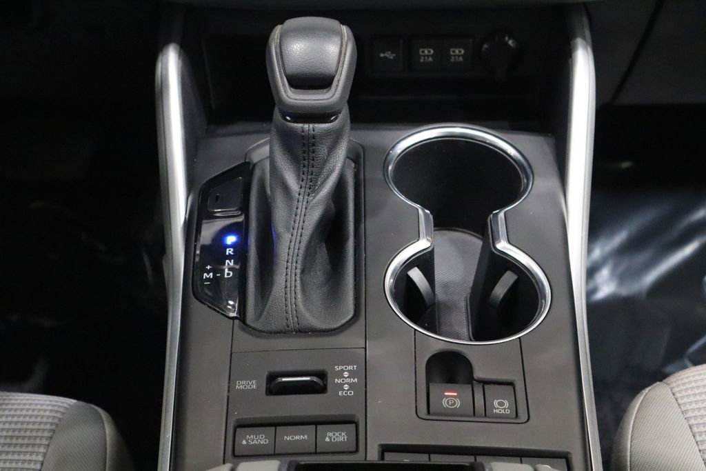 Used 2021 Toyota Highlander L image 37