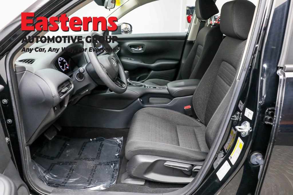 Used 2023 Honda HR-V LX image 14