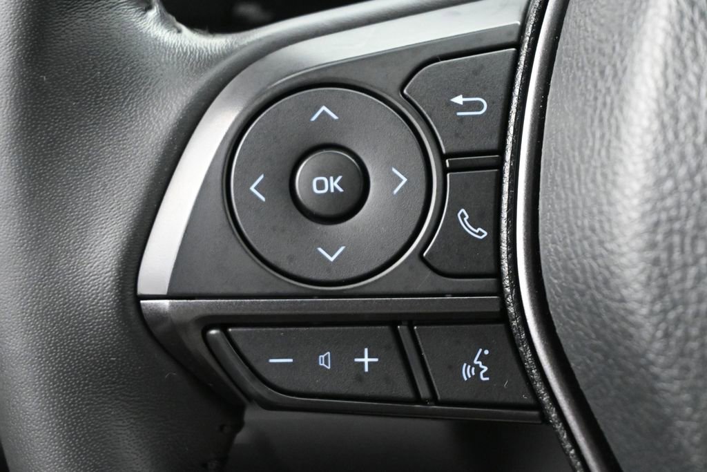 Used 2023 Toyota Camry SE FWD image 6