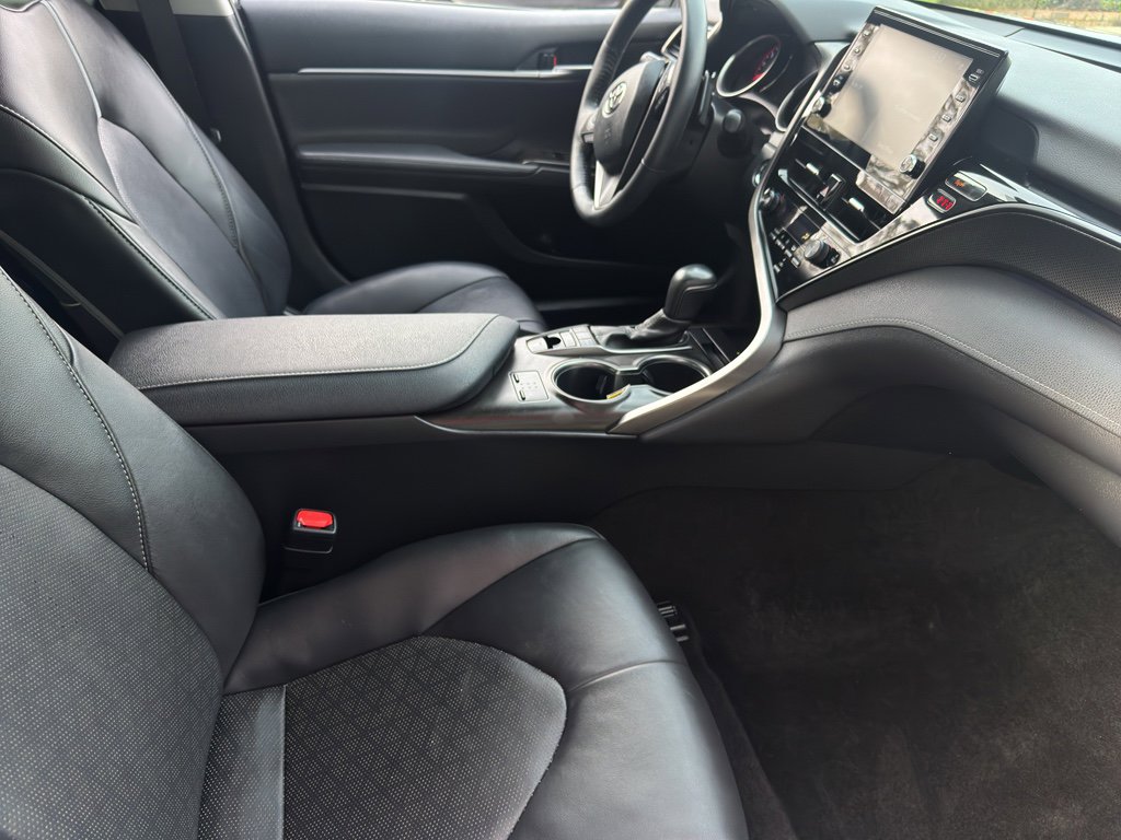 Used 2022 Toyota Camry XSE image 17
