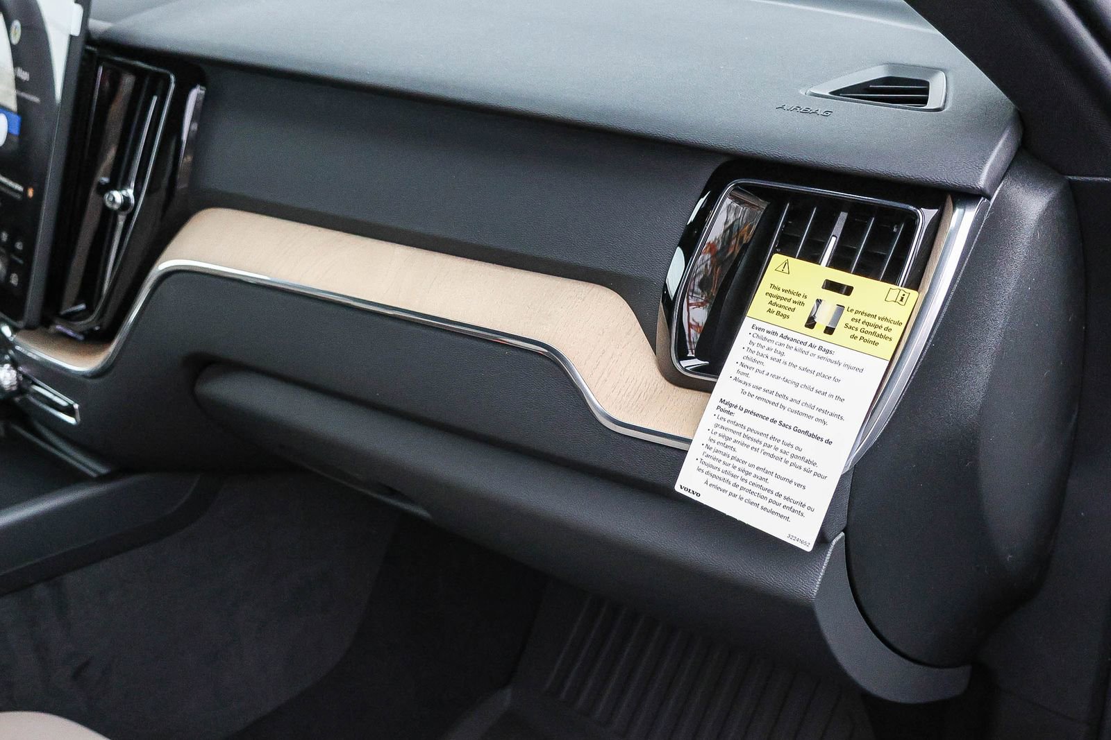 New 2026 Volvo XC60 B5 Core w/ Climate Package image 18