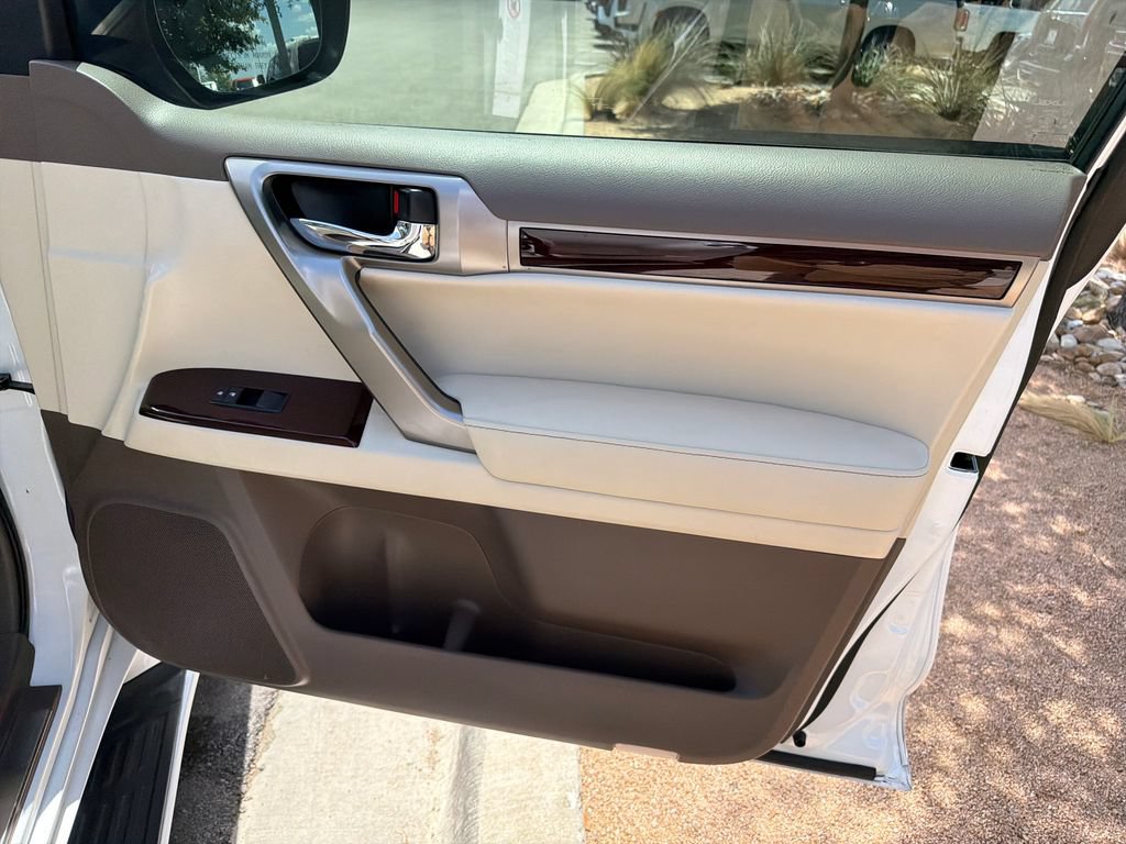 Used 2017 Lexus GX 460 Premium AWD/4WD image 38